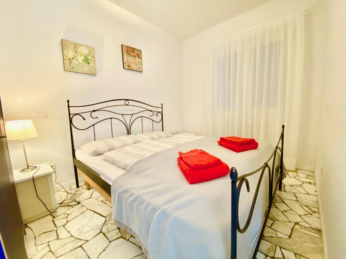 Appartamento Buresso Porto Valtravaglia Exterior photo